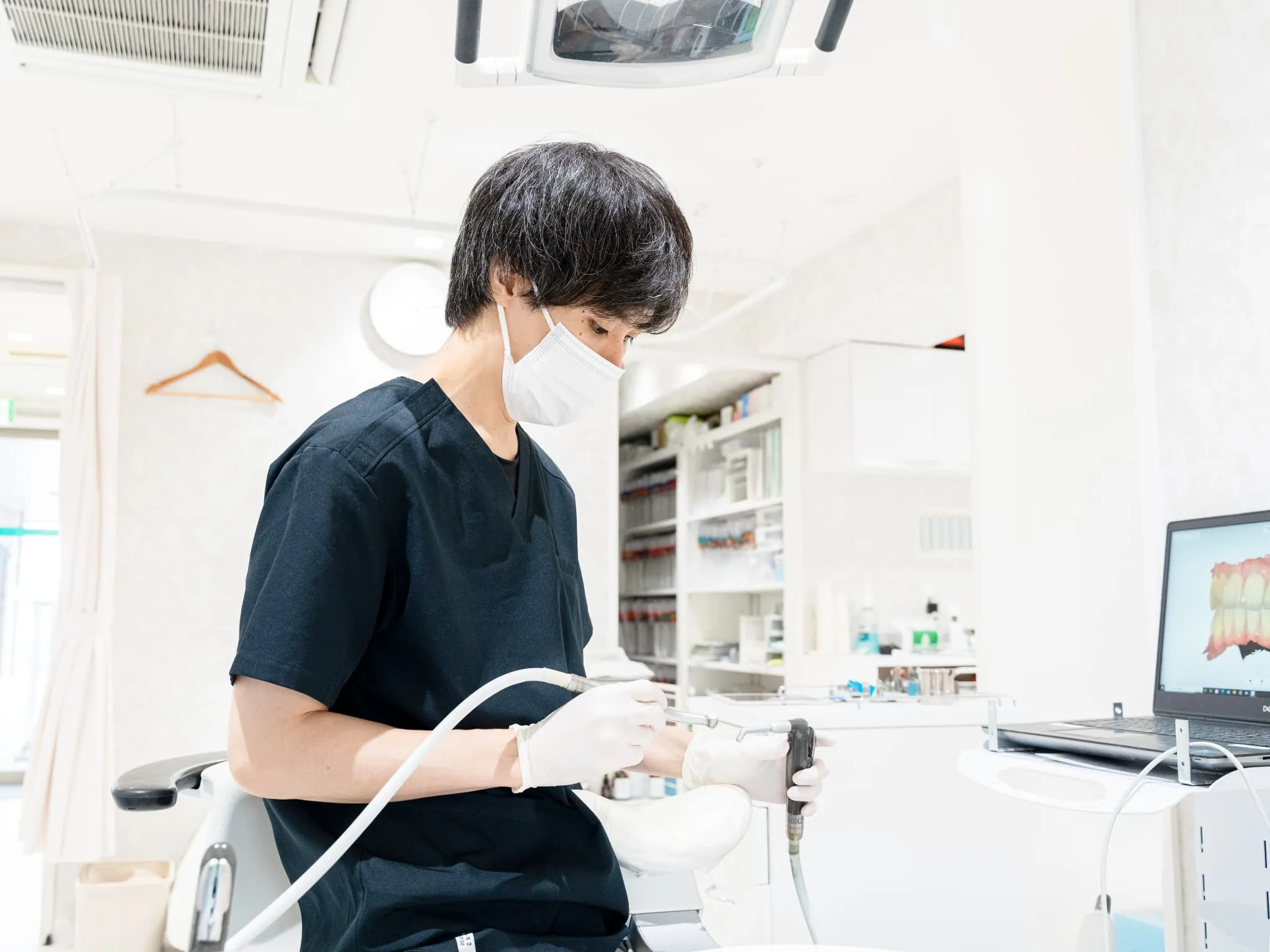 進行した症状にも対応できる外科的な処置と再生療法