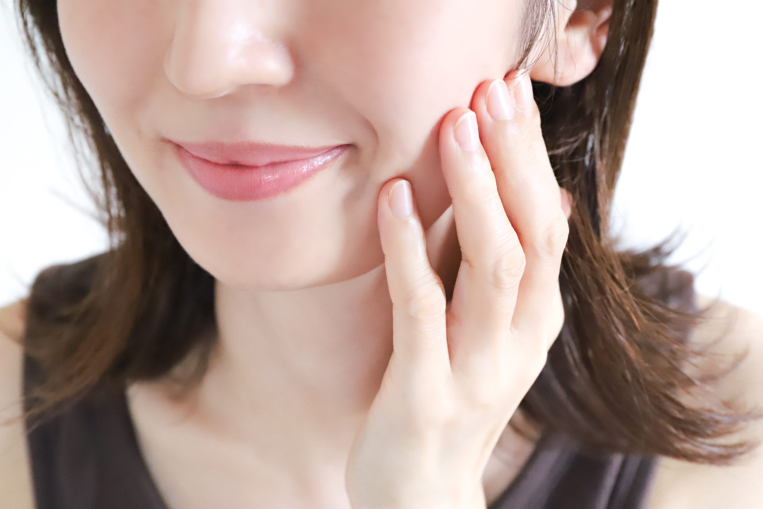 ほうれい線を気にする女性